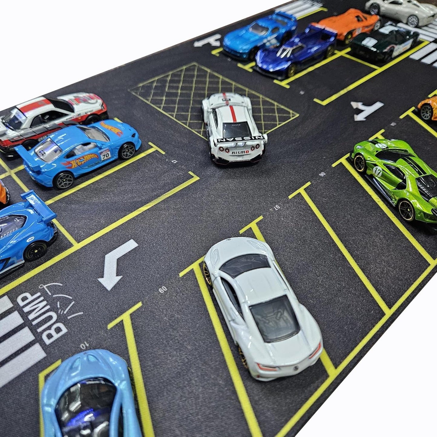 Parking lot mat Diorama for 1/64 Scale Cars (Hotwheels,minigt,majoratte, etc) Large Size 11X22 inches **Cars not Included