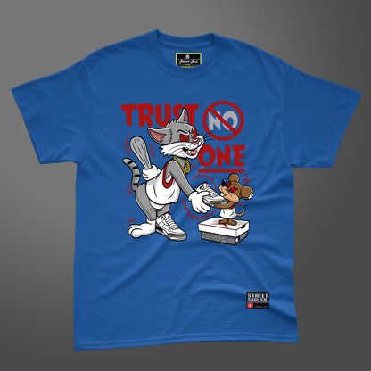 Trust no one sneakerhead printed T-shirt